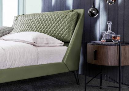 OUTLET  Chelsea cama doble acolchada con patas altas - BertO Shop