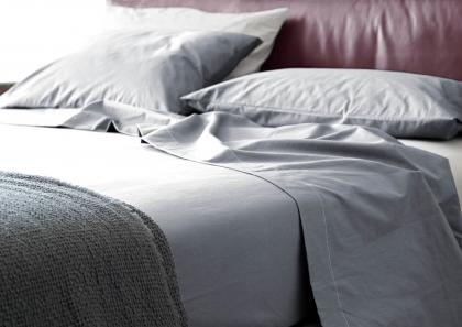 Sábanas Yoko en algodón gris 100% Stone Washed viste la cama Soho en cuero - BertO