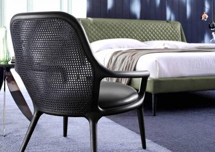 Sillón Patti de diseño en negro con cama Chelsea de piel verde - BertO