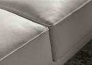 Detalle del asiento del sofá curvo de esquina Tommy - BertO