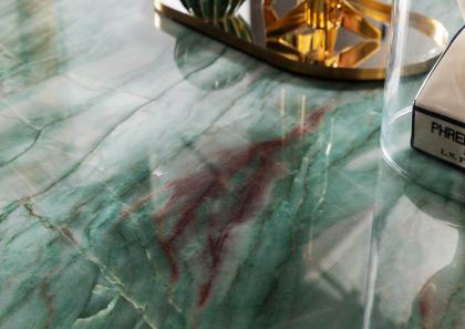 Detalle de la mesa de centro Riff tapa Emerald Quarzite - BertO