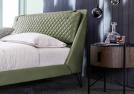 Cama doble acolchada con patas altas Chelsea - BertO Outlet