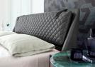 Cama doble acolchada con patas altas Chelsea - BertO Outlet