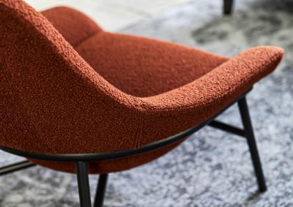 Sillón de diseño con estructura de acero Hanna – Berto Salotti