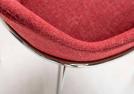 Conjunto de 4 sillas en tejido rojo, detalle del respaldo - BertO Outlet